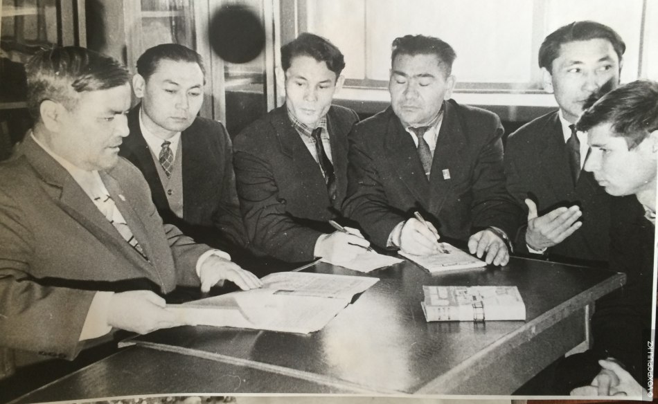 1954 жылы. Бекмаханов. Казахстан 1991 год. Первый съезд казахской ССР. Казахстан 1950.