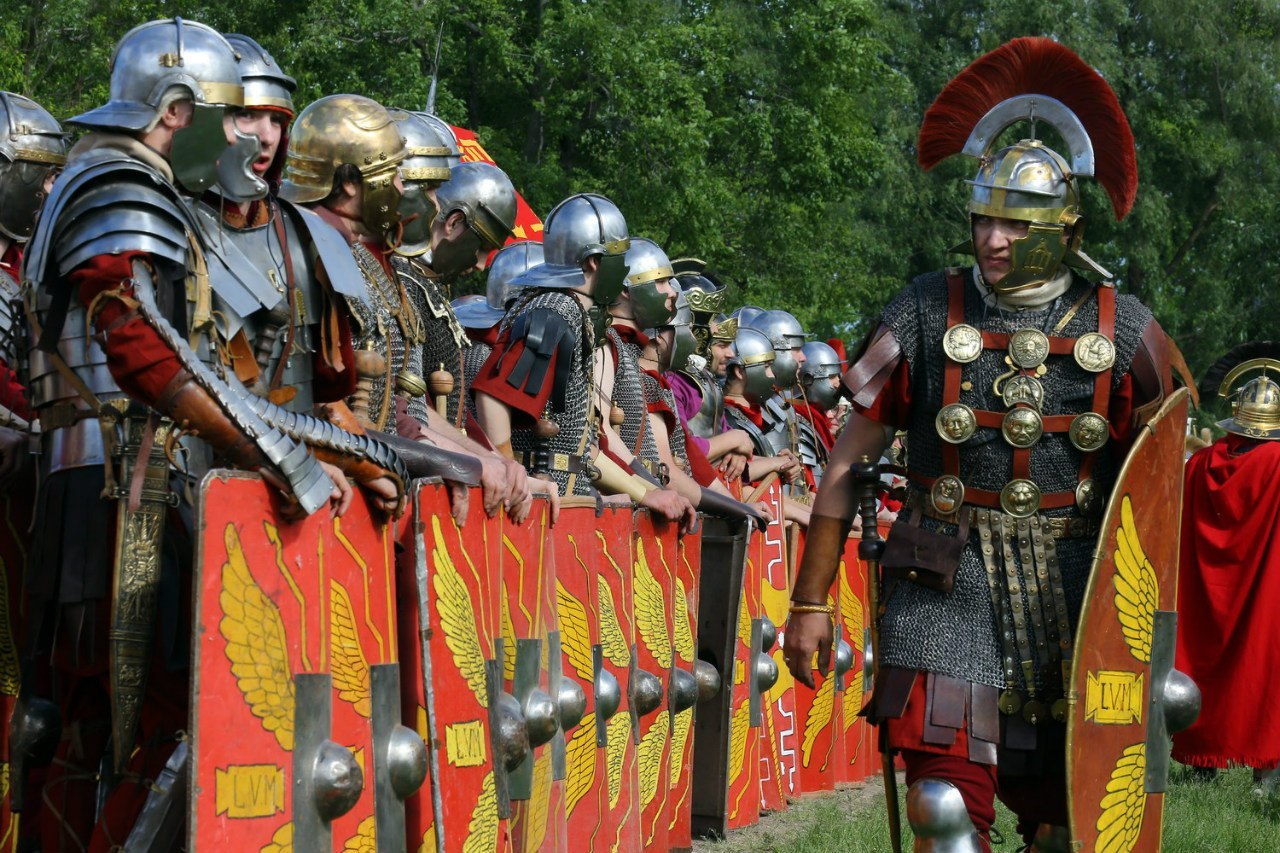 Центурия выборг. Римская армия Центурион. Римский легионер Центурион. Римская Империя Римский Легион. Римская Империя армия Легион.
