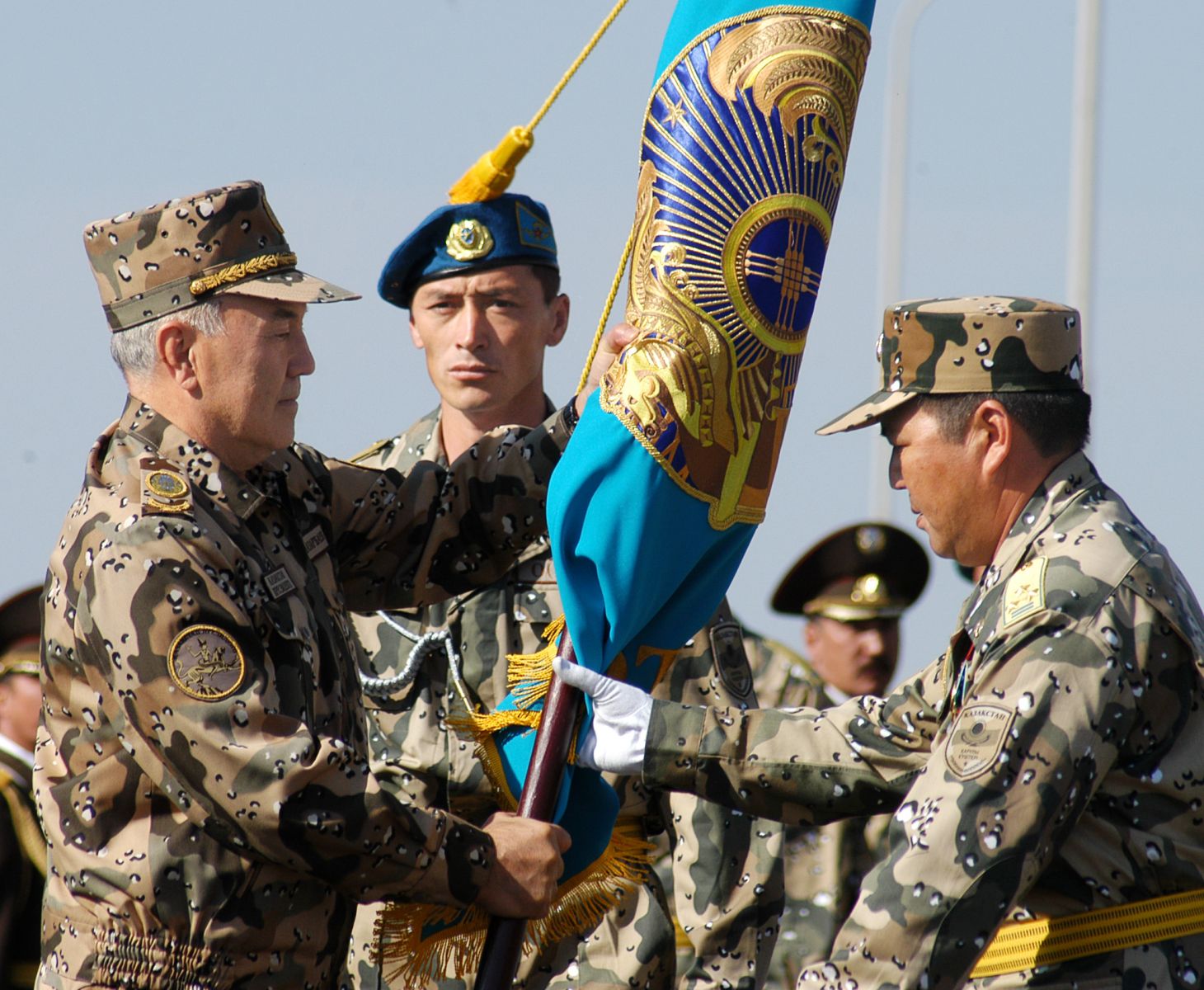 военная форма казахстана фото