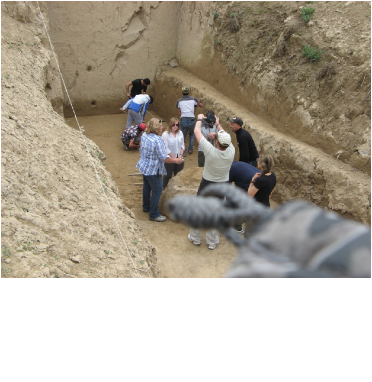 Landing of foreign archeologists and anthropologists in KazNU - e-history.kz