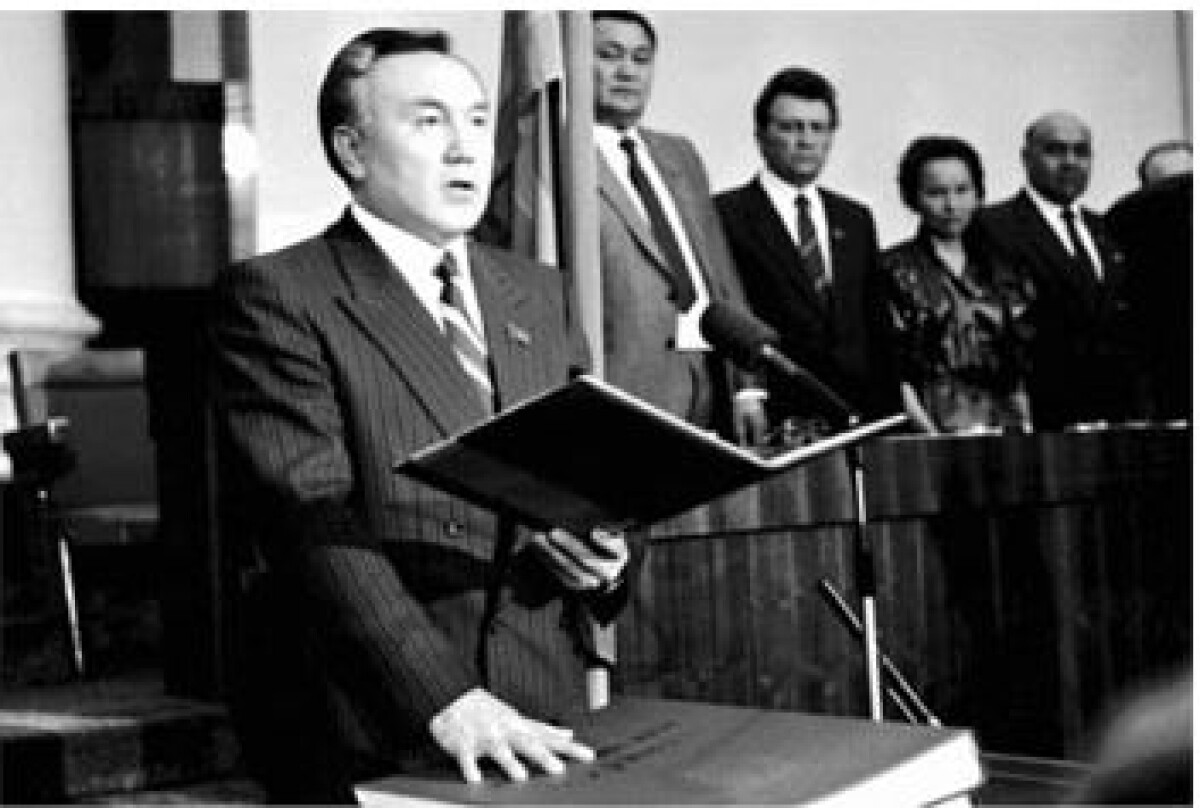 В 1990 году Верховный Совет республики принял Декларацию о государственном суверенитете Казахской ССР - e-history.kz