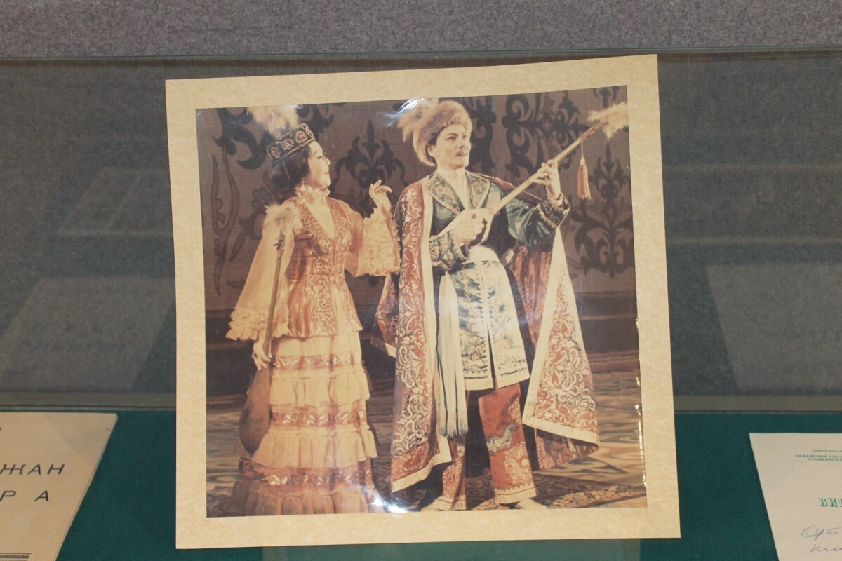 В 1946 году в Казахском театре оперы и балета имени Абая состоялась премьера лирико-драматической оперы М. Тулебаева «Биржан и Сара» - e-history.kz