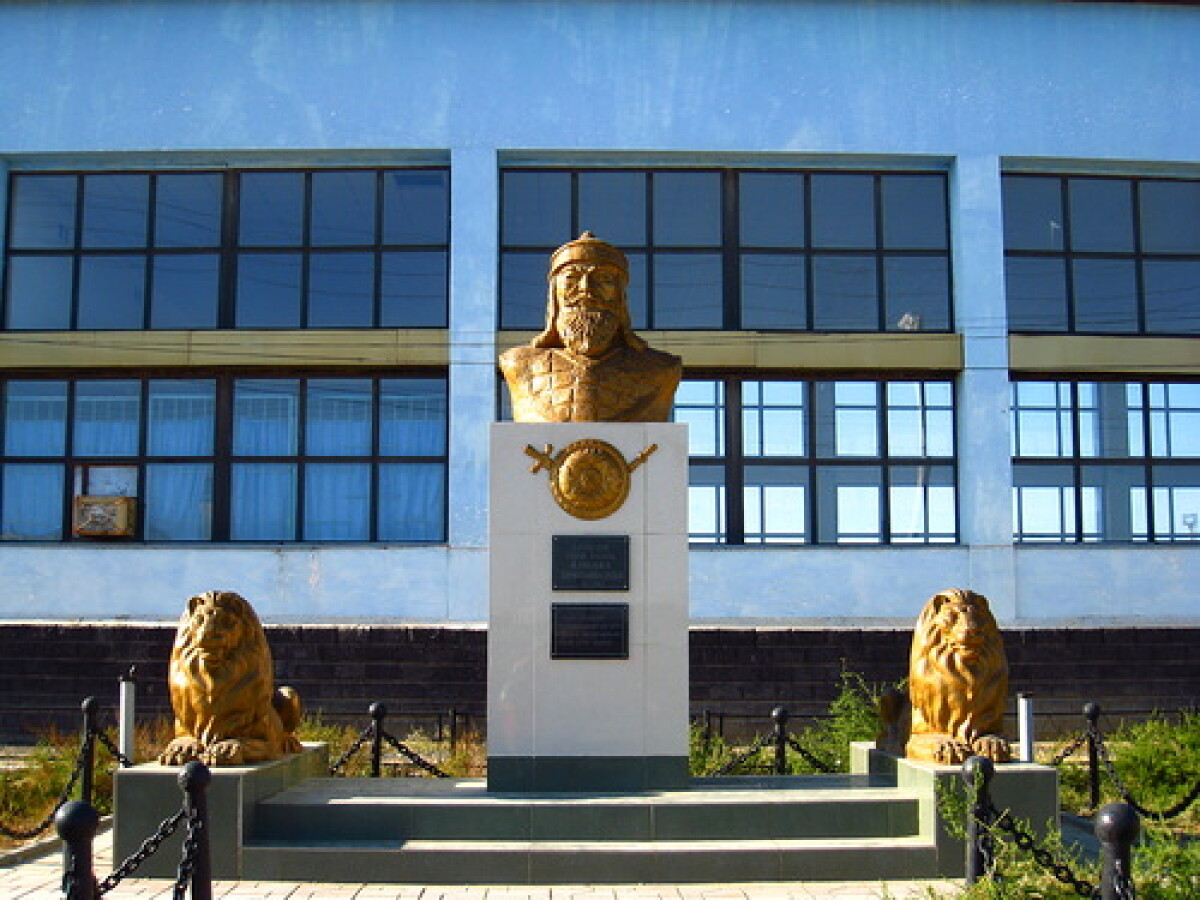 В 1992г.в Казалинском районе Кызылординской области установлен памятник Жанкоже батыру - e-history.kz