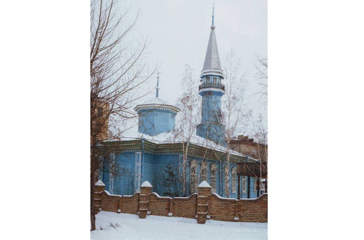 The old-timer building. Mosque named after Nauna Hazret   - e-history.kz