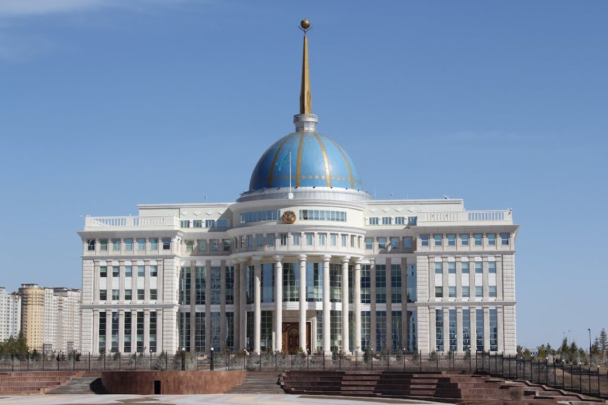 Президент РК подписал Указ о переводе алфавита казахского языка с кириллицы на латинскую графику - e-history.kz