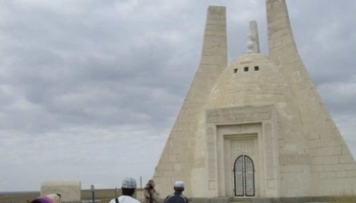 100 unique sites: Mausoleum of Kotybar Batyr - e-history.kz