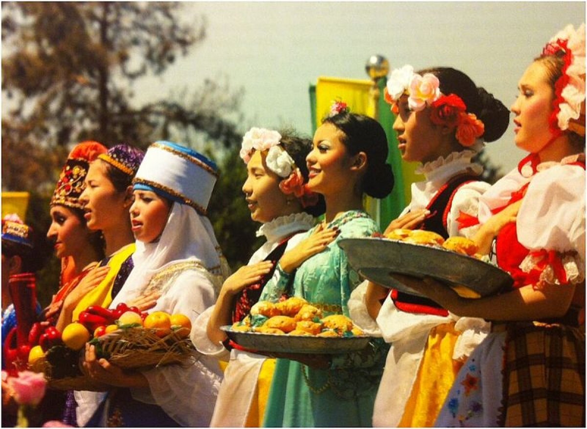 Традиционные праздничные столы казахстанских диаспор - e-history.kz