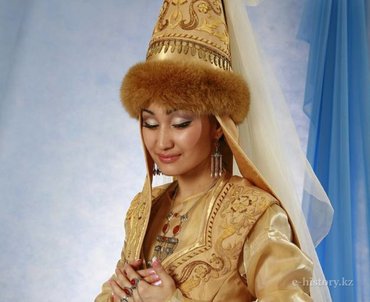 Exhibition of Kazakh aristocratic clothing in Astana - e-history.kz