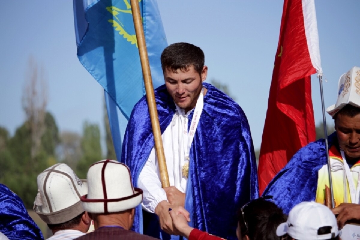 Сырым Избасаров: каждый джигит достоин нести флаг своей страны - e-history.kz