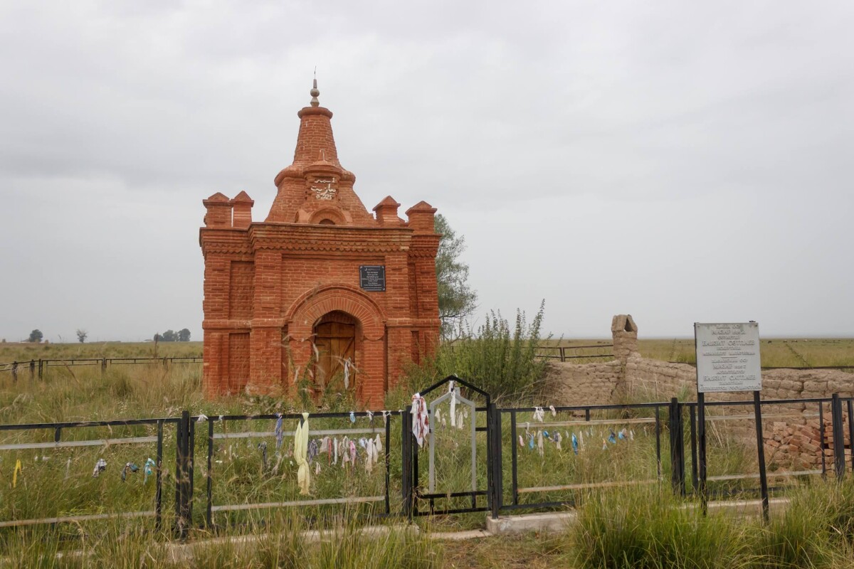 Mausoleum of Zeynolla - the best monument of architecture - e-history.kz