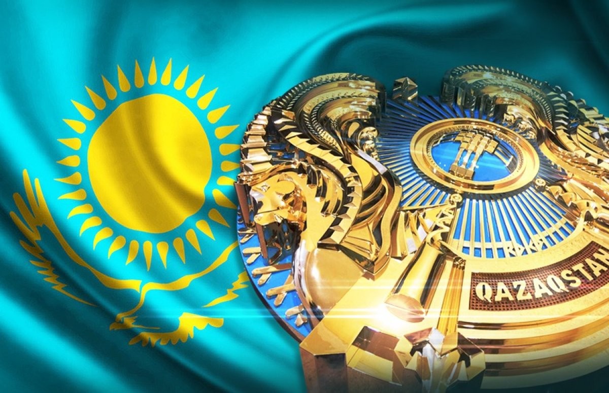 Елтаңбада «шаңырағың биік, керегең кең, босағаң берік болсын!» деген дәстүрлі бата көрініс тапқан Елтаңбада «шаңырағың биік, керегең кең, босағаң берік болсын!» деген дәстүрлі бата көрініс тапқан - e-history.kz
