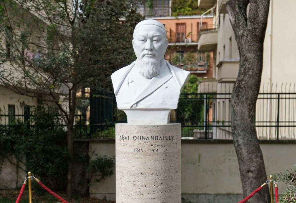 Римде Абай Құнанбайұлының бюсті ашылды - e-history.kz