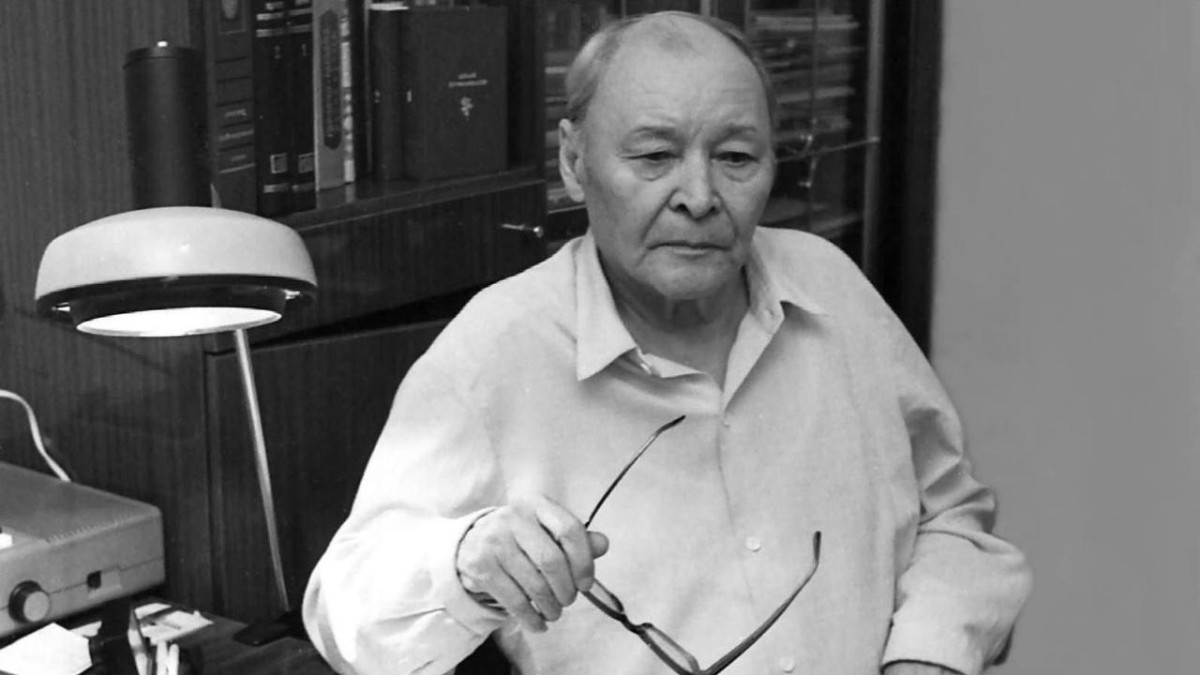 Қайсар ғалым – Қайым Мұхамедханов - e-history.kz