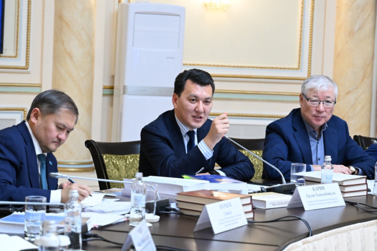 Редакционная коллегия утвердила второй том «Истории Казахстана» для дальнейшей подготовки к изданию - e-history.kz