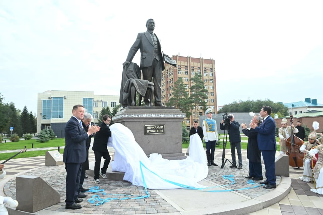 Қостанайда Міржақып Дулатұлының ескерткіші ашылды - e-history.kz