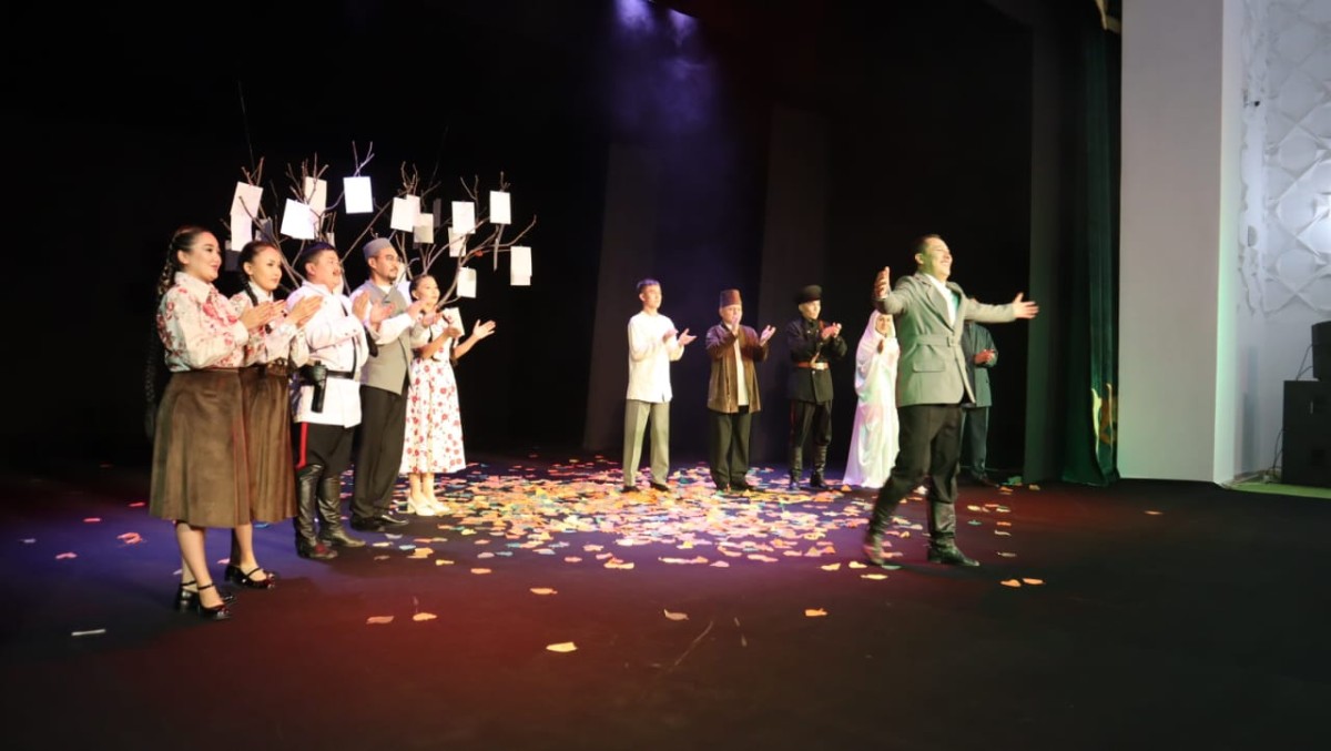 Арқалық театры жаңа маусым пердесін «Міржақыппен» ашты - e-history.kz