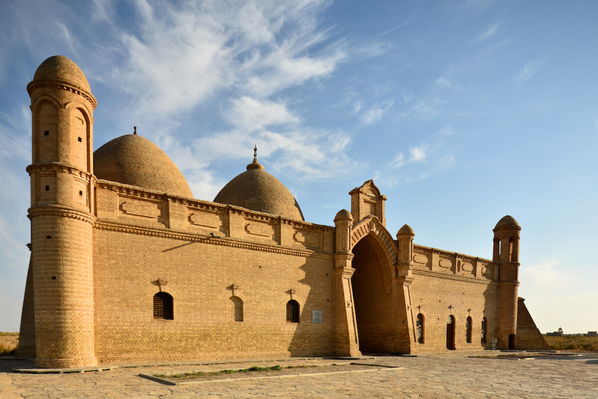 100 unique sites: The mausoleum of Arystanbab - e-history.kz