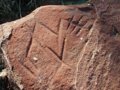 Киелі жерлер: Таңбалы тас