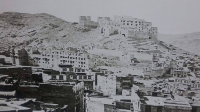 Меккедегі «Қазақ тақиясы»