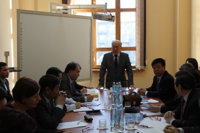 A round table meeting "The people in the flow of history"