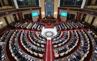 Тәуелсіз Қазақстанда депутат болған танымал тұлғалар