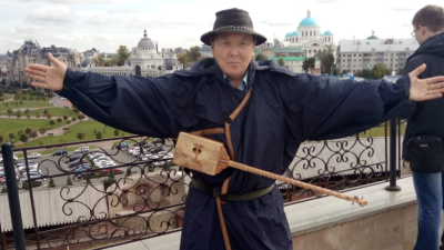 Саха жігіт жасаған домбыра. Якутия туралы қызықты хикаялар 