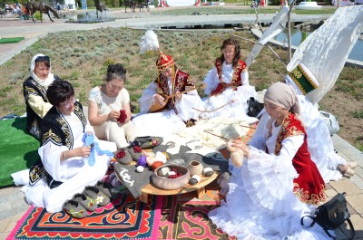 «Қасиетті қазақ елі» халықаралық өнер фестивалі өтті