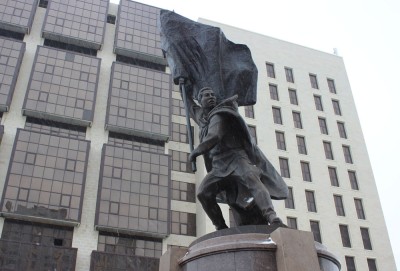 Памятник герою