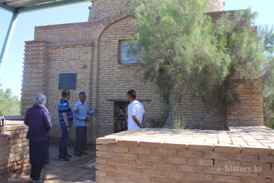 Оқшы ата мазаратында кімдер жатыр?