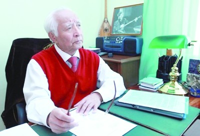 Жеті жасында «Жұмбақ жалауды» жаттаған  - Кәкімбек аға