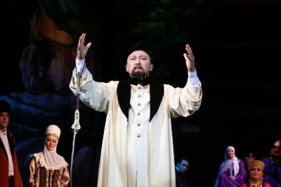 In the 90th season, followers of Auezov presented the play “Abay”