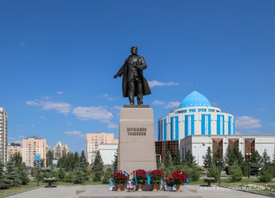 Елордада Жұмабек Тәшеневтің ескерткіші ашылды