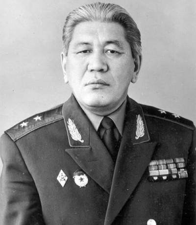 Первый казахский генерал-лейтенант