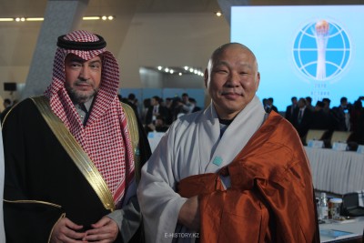 Съезд религиозных лидеров решает мировые проблемы 