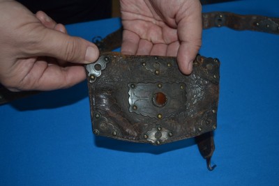 Майқы Мәнұлының кісе белдігі табылды