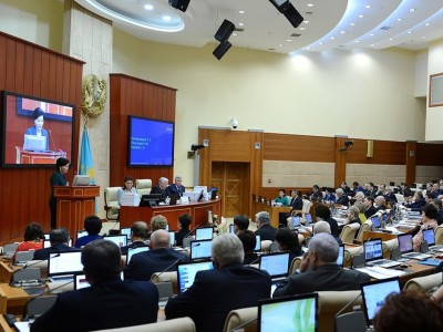 Білімді жастар жаңарған Парламенттің қандай болуы керектігін айтты