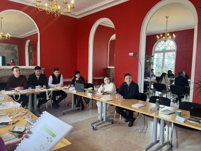 Парижден  көрген-білгендер  (сапар естелігі)