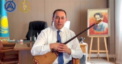 Домбыра күніне орай ректор Нұрғиса Тілендиевтің «Әлқисса» күйін орындады