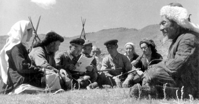 Уездные начальники в орбите социальных отношений  казахского общества