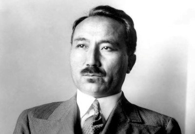 Қазақтың Сәкен деген асылы бар