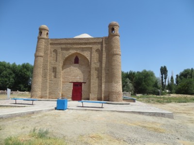 ОТРЕСТАВРИРОВАННЫЙ МАВЗОЛЕЙ ШОКАЙ ДАТКА