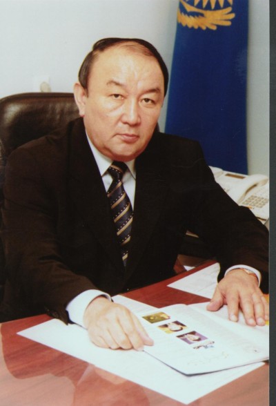 Конституция қоғам мүддесін қорғай алатын заң болуы керек