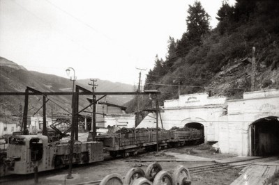 Испанцы на Текели: без жилья и спецодежды