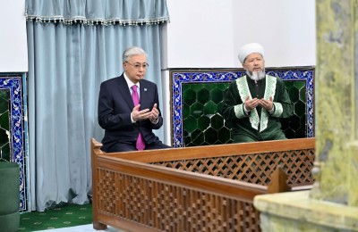 Президент посетил мавзолей Ходжи Ахмеда Яссауи