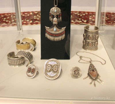 Exhibition of Berik Alibay Kazakh jeweler 