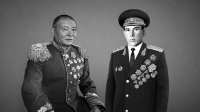 Маршал Чойбалсанның қолынан генерал-майор  шенін алған қазақ