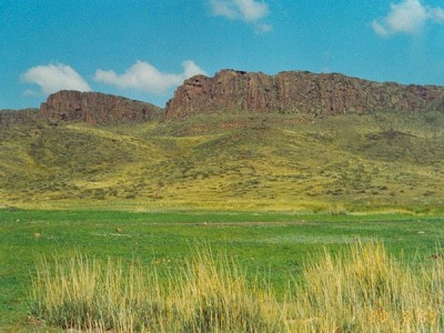 Дүниенің кіндігі дерлік Дегелең