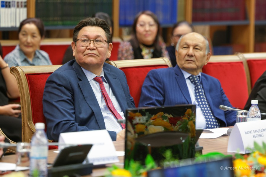 ARMA0372.JPG - фото 35 - e-history.kz