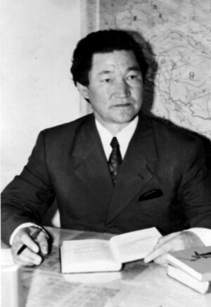 Халел Арғынбаев 