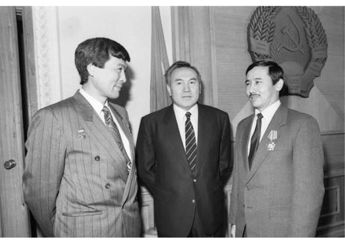 First President with the first Kazakh cosmonauts Toktar Aubakirov and Talgat Mussabayev - e-history.kz